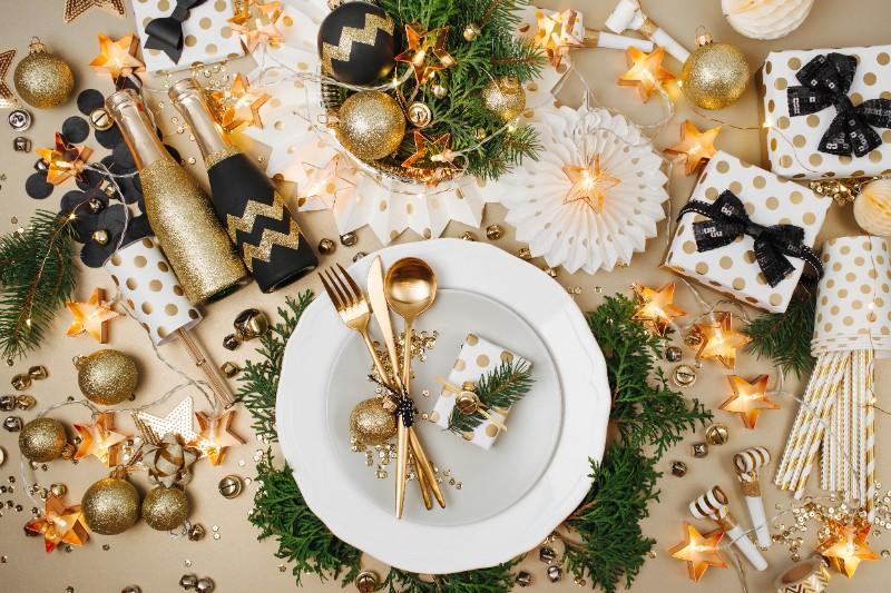 Per un pranzo, una cena, un brunch o un semplice aperitivo, abbiamo selezionato le migliori fantasie Natalizie per portare in tavola un tovagliolo di carta impeccabile.  A Natale stupisci i tuoi ospiti curando ogni dettaglio.