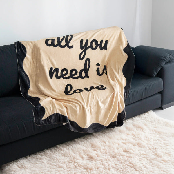 COPERTA "ALL YOU NEED IS LOVE"