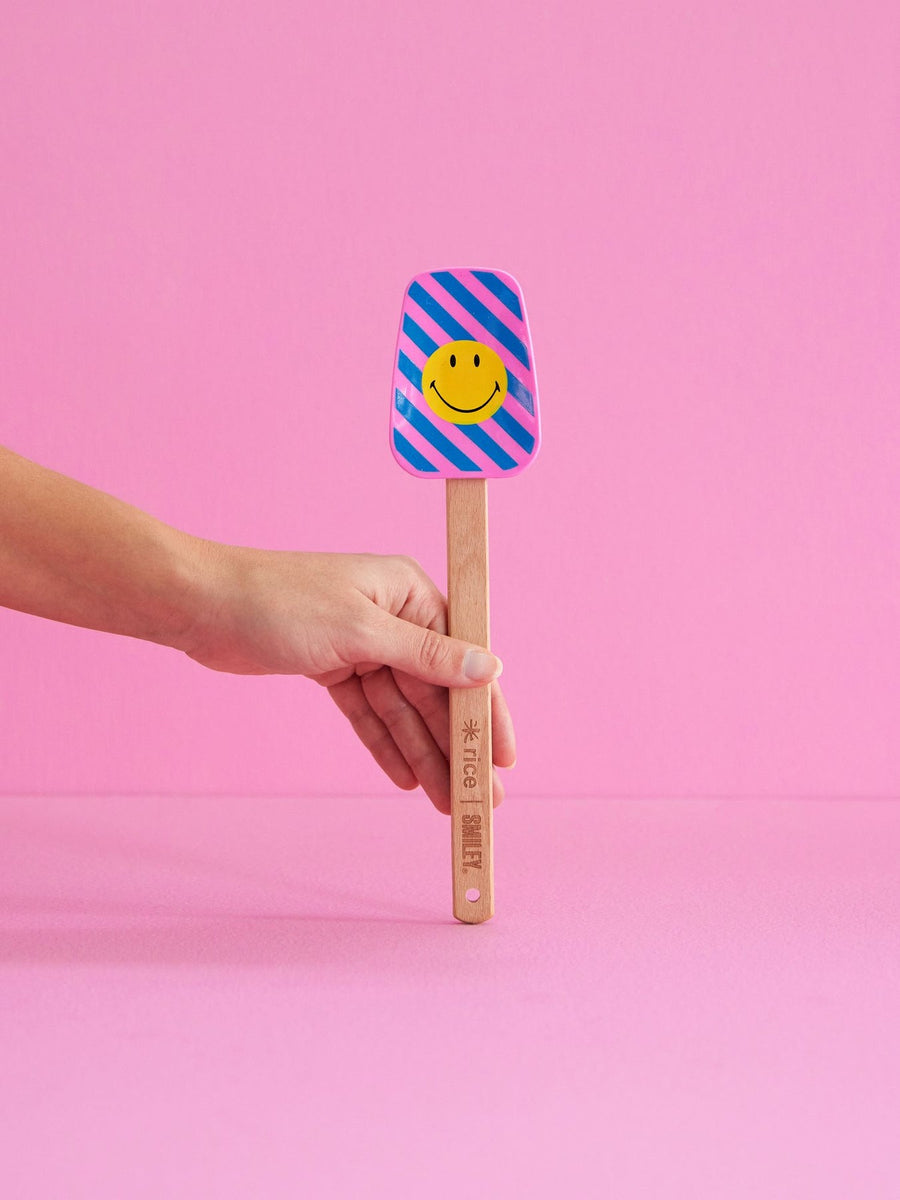 SILICONE SCRAPERS IN SMILEY SHAPE