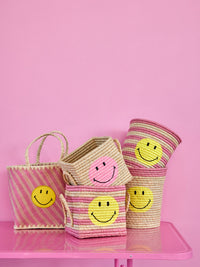 RAFFIA ROUND BASKET IN NATURE WITH SMILEY