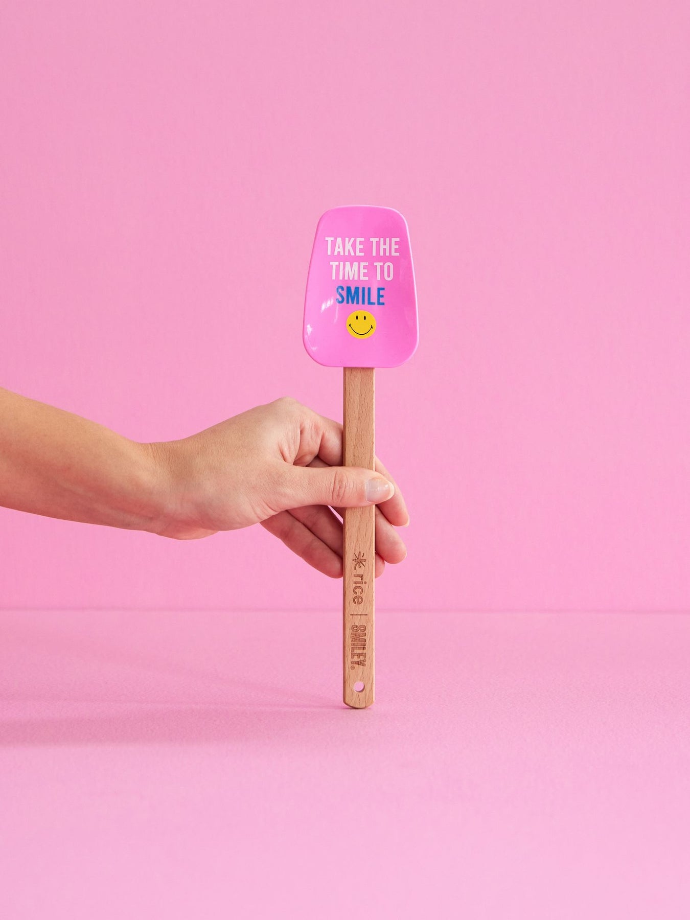 SILICONE SCRAPERS IN SMILEY SHAPE
