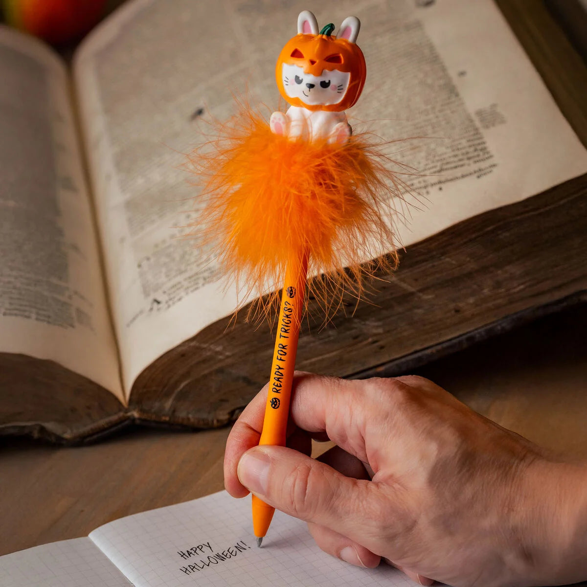 PENNA A SFERA LUMINOSA - PUMPKIN BUNNY WRITING IS MAGIC