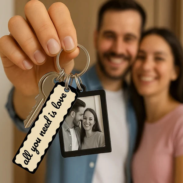 Portachiavi Portafoto “All You Need Is Love” – Idea Regalo Romantica