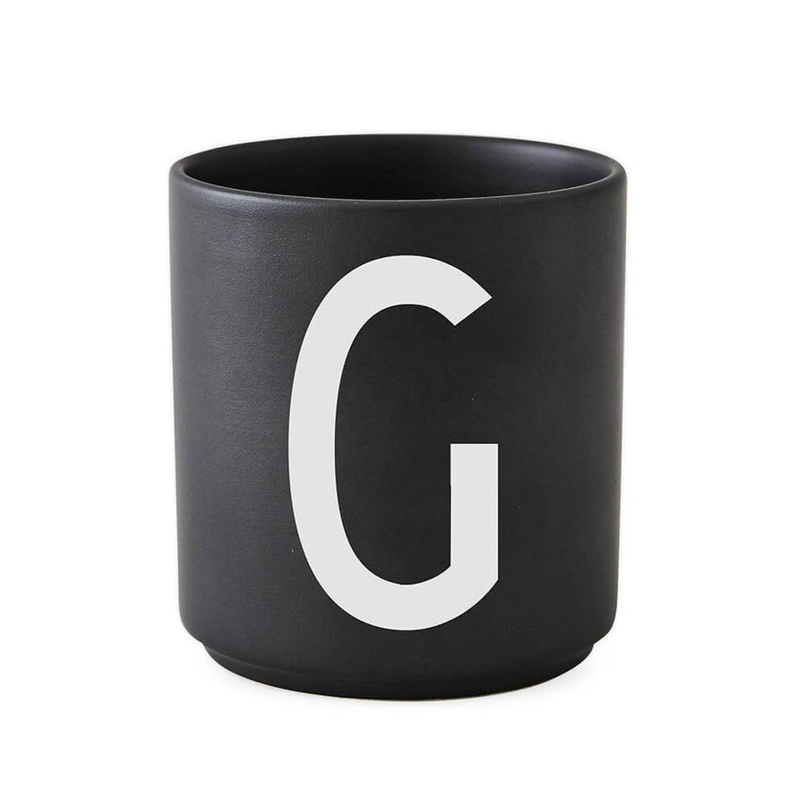 CUP G - DESIGN LETTERS BLACK